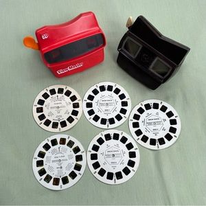 2 vintage 3-D view master toys with 5 reels/ slides